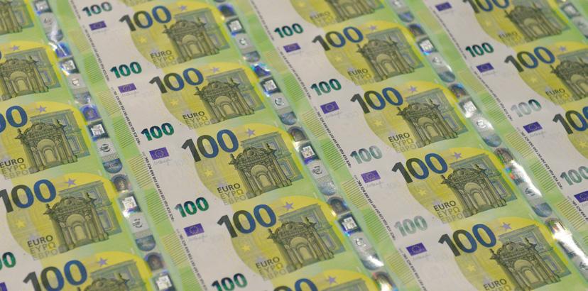 DET FINNS FLER 100-EUROSEDLAR ÄN 10-EUROSEDLAR I OMLOPP 100- och 200-eurosedlar används ofta, både som betalningsmedel och värdebevarare.