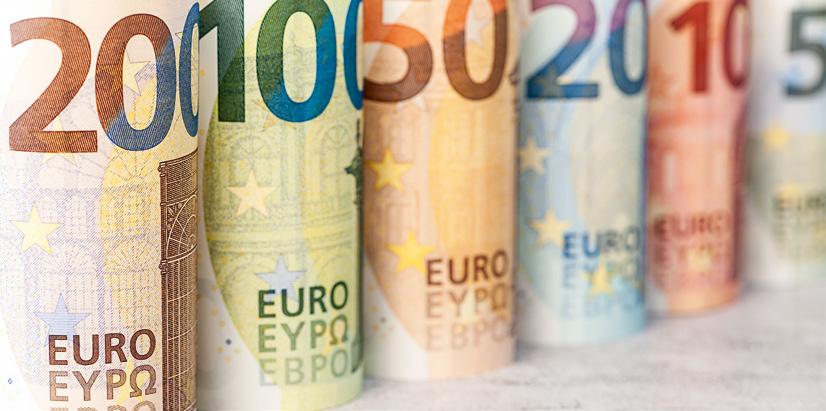 Värdet av utelöpande sedlar växer stadigt med runt 4 procent per år och är nu nästan 1,2 biljoner euro. Mer information om sedlar i omlopp hittas på vår webbplats. www.ecb.europa.
