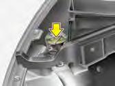 Inställningarna för luftkonditioneringen/värmen kan också påverka ISGfunktionen Parkeringsbroms (EPB) När du lägger i parkeringsbromsen, ansätt först bromspedalen och håll den nedtryckt.