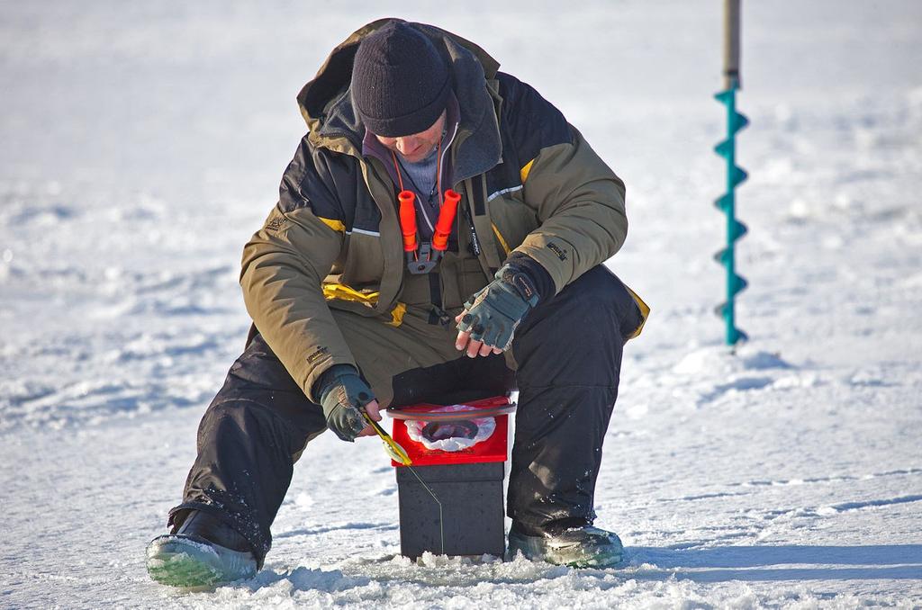 Fiske och korvgrillning på sjön Glaningen Tisdag 26 februari, kl. 10.00 13.00 Fritidsledare finns på plats. Du får lite hjälp och får låna fiskeutrustning. Du kan komma den tid som passar dig. kl. 11.