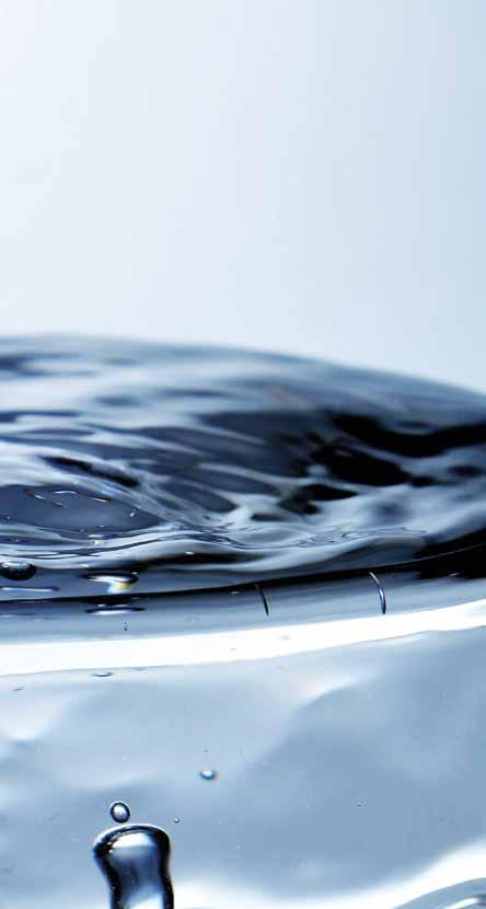Vatten 18 Förbättrad hälsa med vatten av bättre kvalitet 20 Vatten är liv Vatten utgör grunden för de flesta av våra fysiologiska funktioner och det uppskattas att 65-75 % av