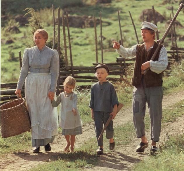 I filmen får vi följa Emil när han gör olika hyss. Vad betyder hyss? Finns det andra ord ni skulle kunna använda istället för hyss? Vilket av alla hyss som Emil gör i filmen tycker ni är värst?