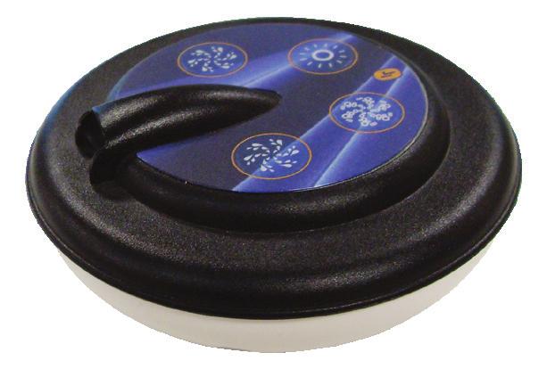 ATT BADA Termolocket är tvådelat och lyfts av genom att vika över ena delen över den andra för att sedan lyfta ner hela termolocket.