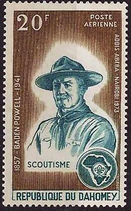Han ordnade 1907 det Scouting har en fostrande första scoutlägret som innebar målsättning.