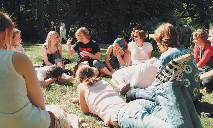 Impulse 33 Neue Zuschussrichtlinien im Sinne der Jugendverbände VON ROLF DISSELHOFF Die unmittelbarste Förderung der Jugendarbeit in den Jugendverbänden und Jugendgruppen durch den Stadtjugendring