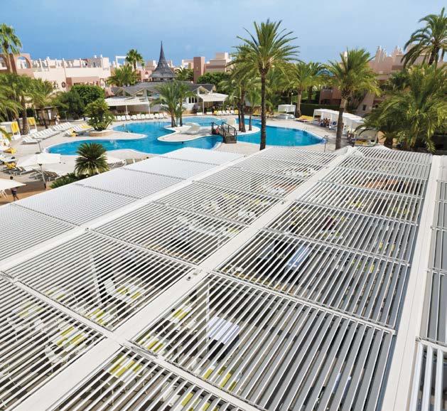 Ett utmärkt exempel på denna strategiska förändring är Hotel Oliva Nova GolfResort, ett femstjärnigt hotell på Valencias kust mellan stranden och enorma apelsinlundar som erbjuder en unik miljö för