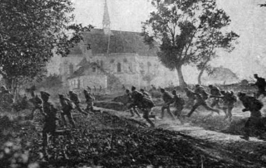 Med de ökända skotten i Sarajevo 1914 utlöstes första världskriget där Ryssland kände sig tvingat att uppfylla sina alliansförpliktelser. Den 1:a augusti kom krigsförklaringen från Tyskland.