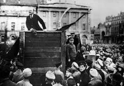 Februarirevolutionen initierades av strejkande och demonstrerande arbetare.