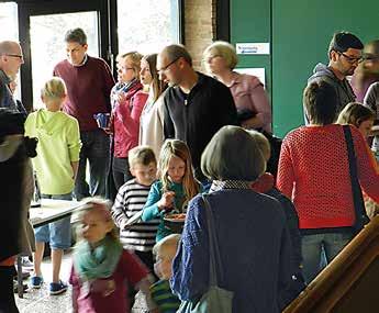 Ein Flohmarkt mit Versteigerung sollte in einen fröhlichen Vormittag mit Gottesdiensten für Klein und Groß und einen Kirchenkaffee mit Torten und Cocktails eingebettet werden.