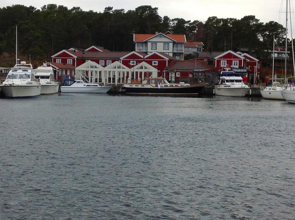 Vad händer på slipen? Inför den kommande muddringen av farleden ingår även muddring av stora hamnen.