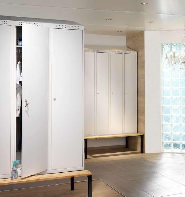 Small compartment lockers Barcelona Robust sheetlocker, good for schools and sport stadiums. Perforations at the top for facilitate airflow. Spotwelded frame. 0.7 mm thick plate.
