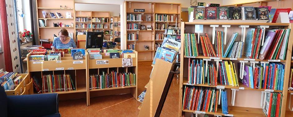 HARADS BIBLIOTEK Hej! Hilkka heter jag och jobbar här i Harads. Kom och besök det hemtrevliga biblioteket, jag svarar jättegärna på dina bokfrågor!