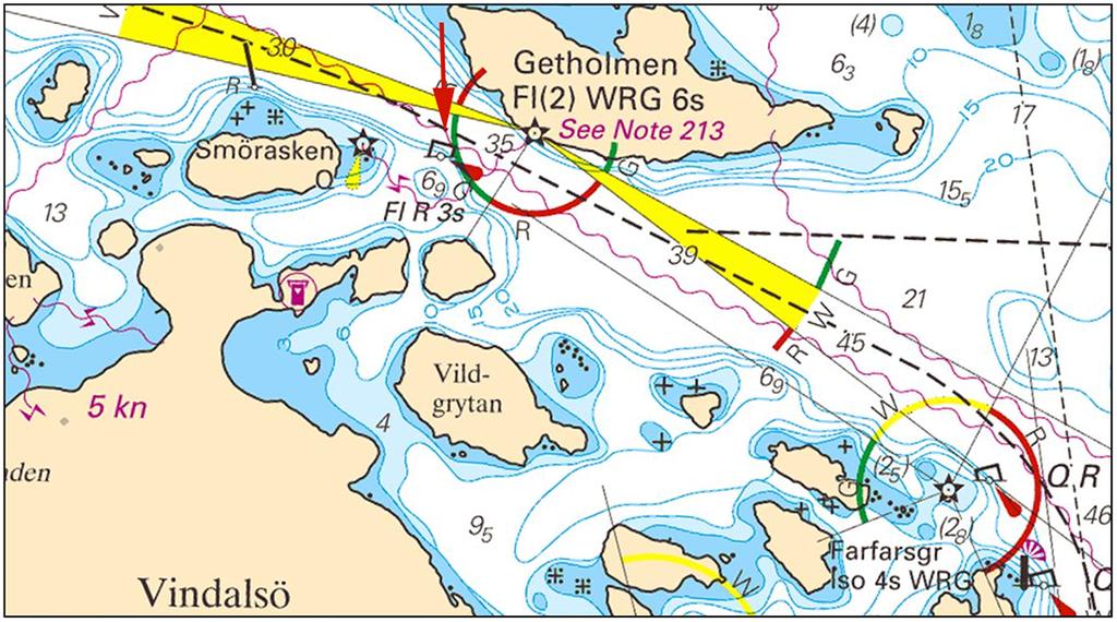 Den röda lysbojen S om Getholmen är för tillfället placerad ca 10 m längre nordvart.