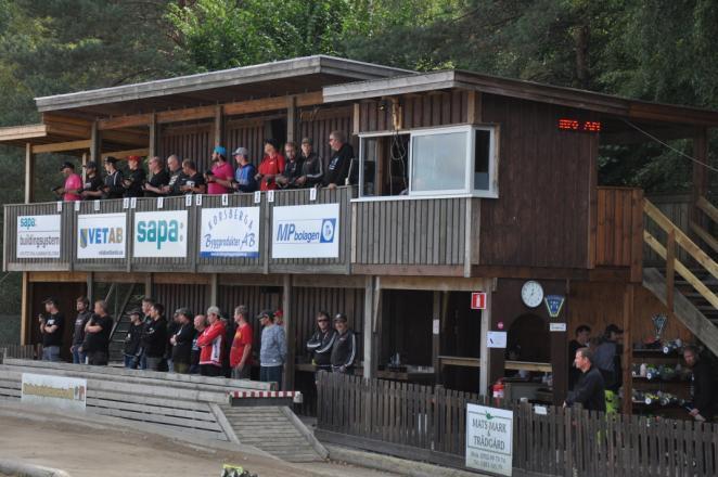 Radiostyrd bilsport Under 2015 var det som vanligt en hel del aktiviteter på Nitro Arena oc första tävlingen för året var Sydcupen som kördes den 30 maj, alla de 47 deltagarna bjöd på glatt humör och