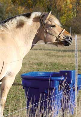 Vattenkar för grupphållning och bete Hästar behöver mycket och friskt vatten 2 3 1 4 5 Frostfritt vatten! 6 7 8 Produkt P400 P600 P1000 PT11 SC1 DC2 ST150 E300 Dim.