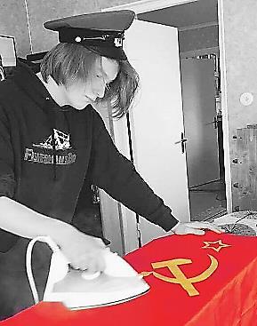 net Nästa nummer Sida 6 Redaktören associerar fritt <<<< Kamrater!