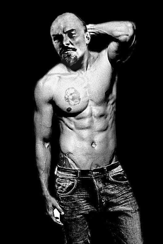 Lenin? more like ABS OF STEN-IN! I veckans nummer har jag valt att tilldela min sida till en stor man.