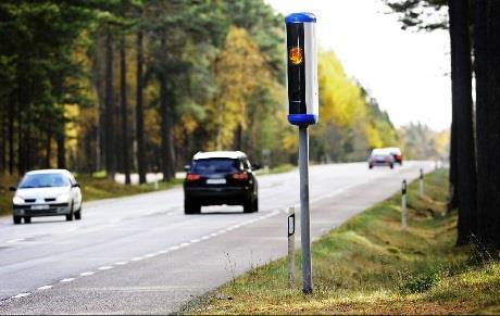 Man underskattar ökningen av olycksrisken och risken att dödas i en olycka om man ökar hastigheten.