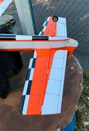 Although the plane with battery wasn t too heavy, it weight only 1680g, the wing didn t produce adequate lift and thus this awful e-hunting, combined with heavy stalling in corners showed me that I