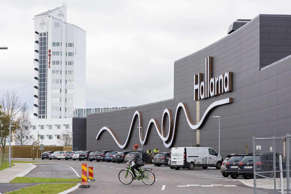 I Gallerien finns olika affärer att handla i och det finns många restauranger att välja