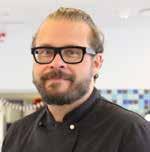 Kursen inspirerar till nya recept anpassade för skola och förskola, tipsar om hur man ekonomiskt når 100 procent ekologiskt, pratar måltidsmiljö och måltidens helhet allt ifrån salladsbuffé, lunch