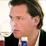 Examination: Efter godkänt teoretiskt och praktiskt prov blir du sommelier.