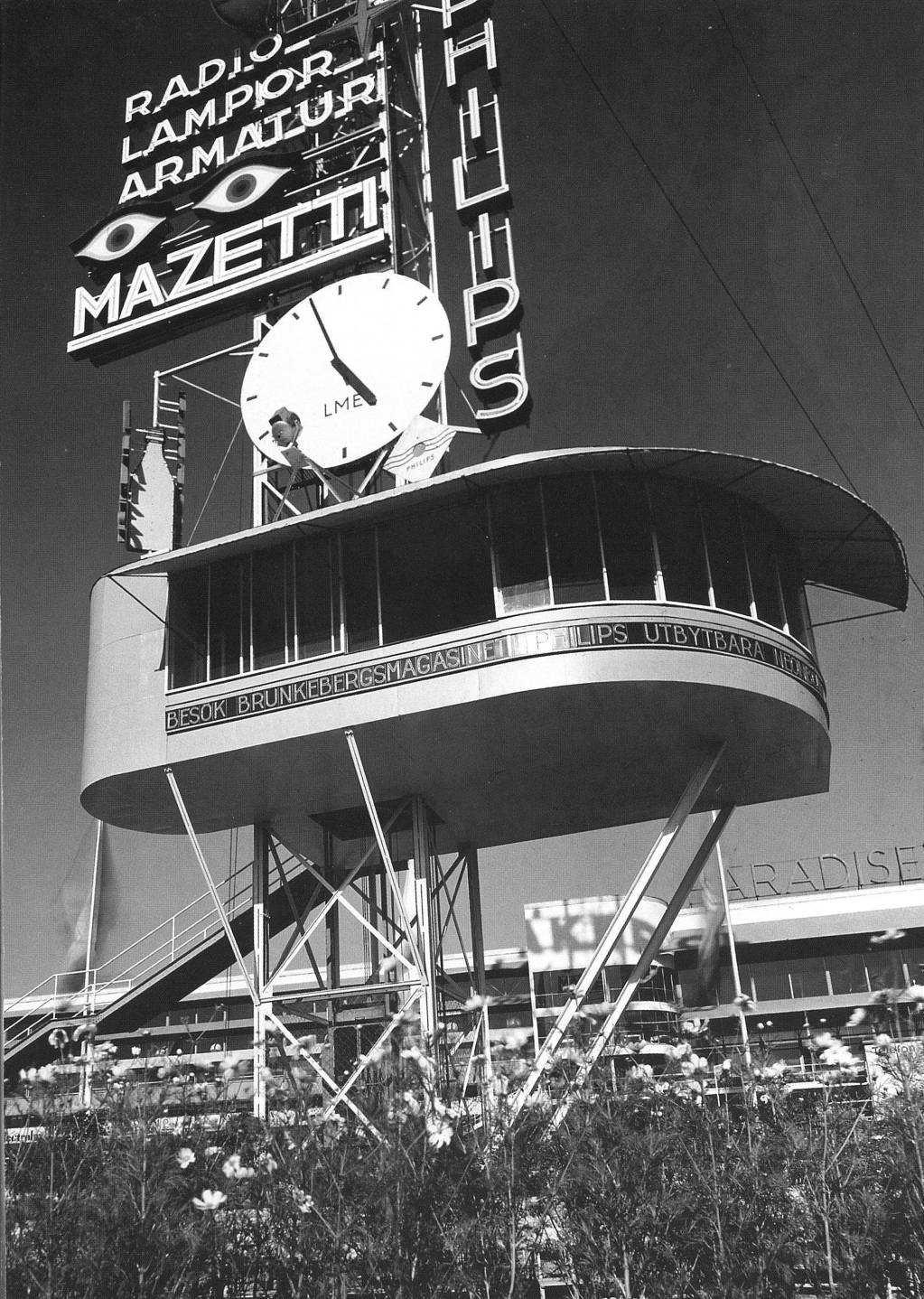SID 47 (54) Skyltarna på Philipshusets fasad ritade Lewerentz ursprungligen för den stora masten på Stockholmsutställningen 1930.