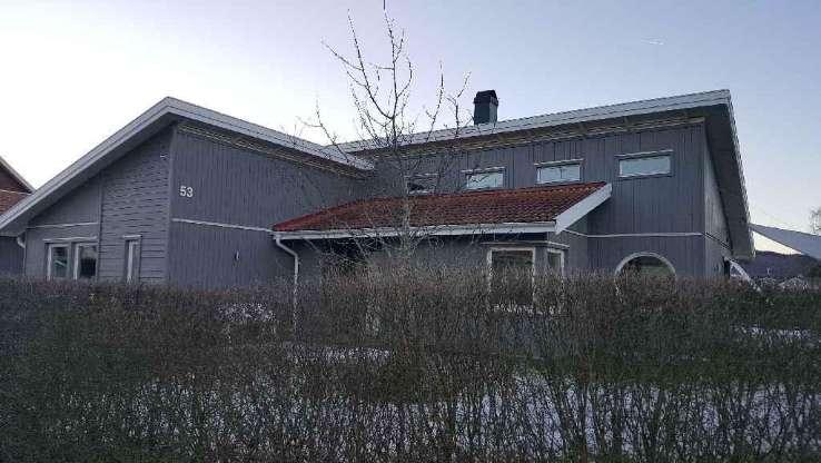 Byggnadsbeskrivning Bostadsbyggnad Byggnadsår/ ombyggnadsår: 2006 / Hustyp/antal våningar: 1-plans hus Taktyp, takbeläggning: Betongpannor med underlagstak av papp Grundkonstruktion: