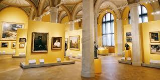 Nationalmuseum Följ med på en tur genom Nationalmuseum med fokus på arkitekturen, rummens nya funktioner och mötet mellan den gamla 1800-talsbyggnaden, ny teknik och nya formmässiga inslag.