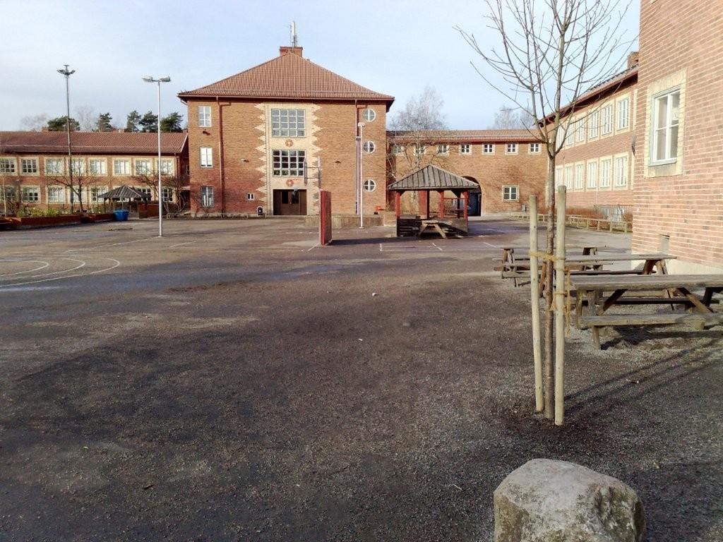 Sköndalsskolan & Sandåkraskolan Elevantalsprognosen för Sköndal har skiftat över åren och komplicerat arbetet med att fastslå en hållbar utbyggnadsvolym.
