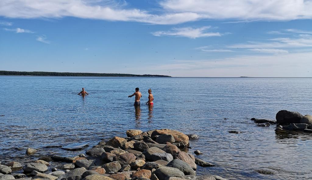 Resultat Delaktighet och inflytande Foto: Josefina Rosenlöv Möjlighet att påverka i skolan I likhet med resultaten från tidigare undersökningar upplever mindre än fyra av tio personer i åldern 13 18