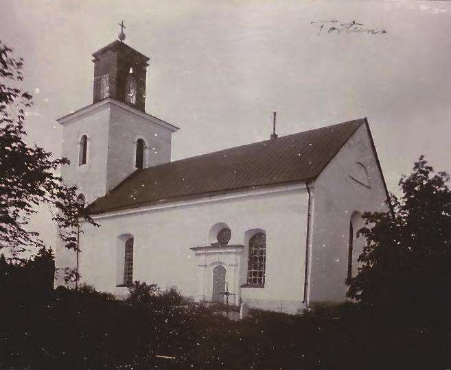Kyrkans, tornets och sakristians plåttak genomgick en större reparation 1979.
