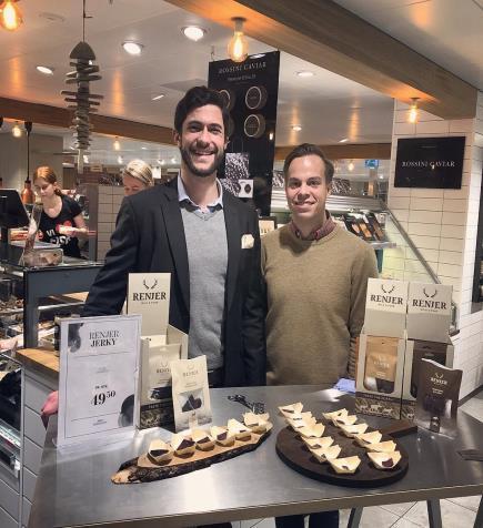 Från skolprojekt till butikshyllor Hans familj tyckte tills nyligen att han är galen. Åsikterna förändrades när hans företag lyckades sälja tiotusentals påsar av Jerky.