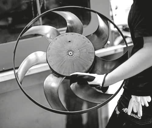 Affärsområde Industrial Solutions 39 Allmän industri Kulhållare och lagertätningar till kullager, armstöd med mera till kontorsstolar, brandsäkra kabelgenomföringar.