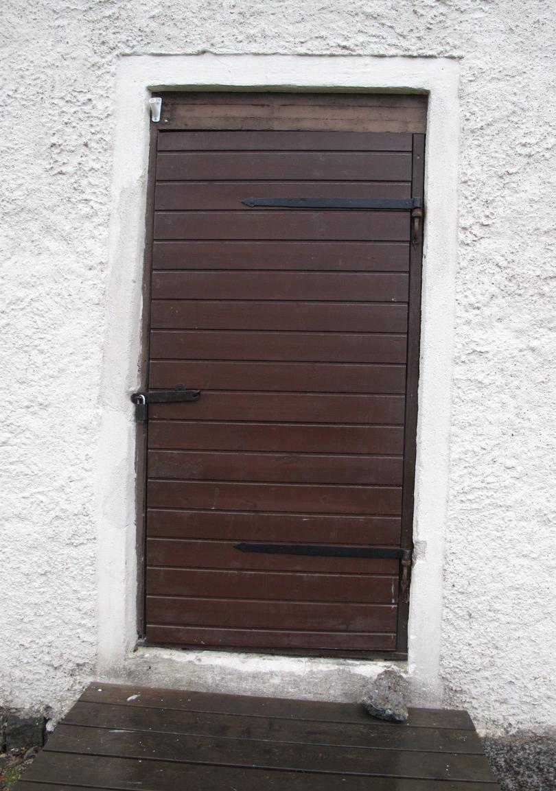 Dörrar till Snickeriet (C5) och Hjulhuset (C1) Snickeriet har tidigare under 2010 varit föremål för reparation av tak med rötskador och svampangrepp.