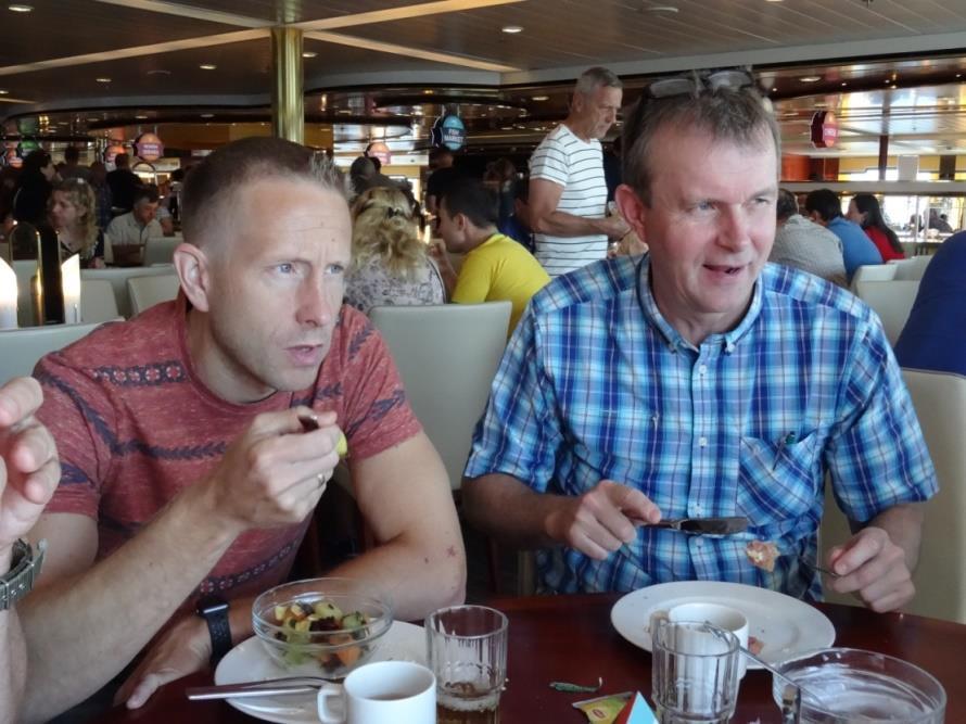 En god frukost är inte fel. Efter utcheckning från båten mötte vi vår guide Inga som skulle guida oss genom Rigas gamla stad i ungefär 3 timmar.