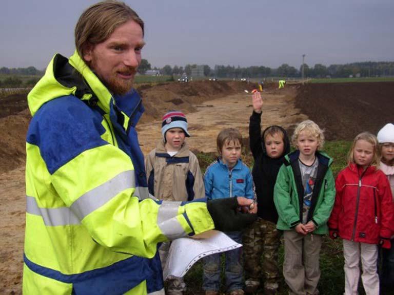 Förmedling Undersökningsområdets närhet till Rockneby samhälle befanns utgöra en möjlighet till att förmedla undersökningens syfte och resultat till allmänheten, i synnerhet till skolor.