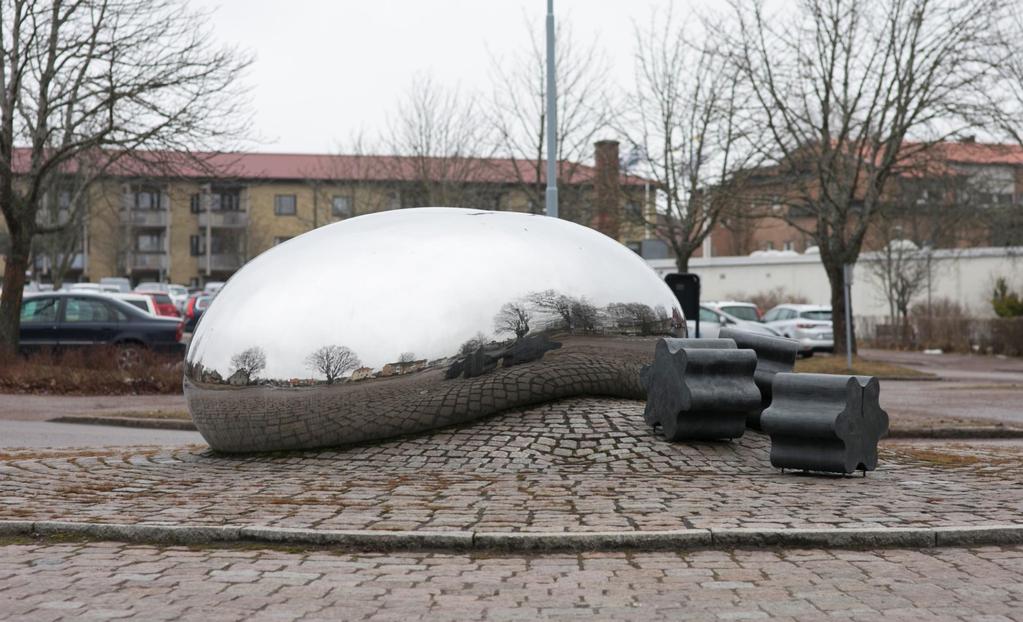 Clouds and Flower, Claes Hake 2011. Tibro Vart tog våra skulpturer vägen?