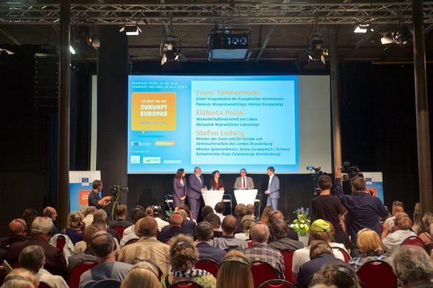 Exempelvis återspeglar kommissionens förslag till ny långtidsbudget, och diskussionerna om den i parlamentet och rådet, de prioriteringar och ambitioner som medborgarna uttryckte under debatten om