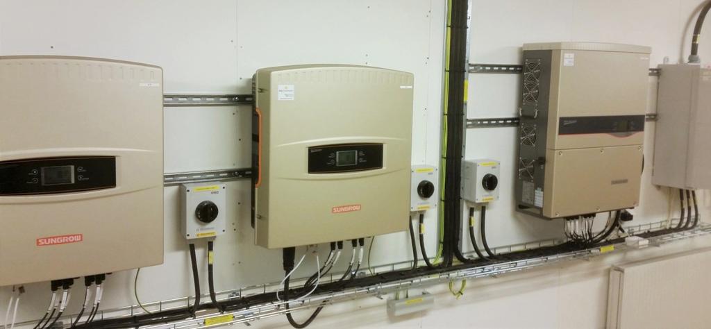 1,5 m 1,5 m 1 m Växelriktare Växelriktare UC Figur 21 Driftutrymme för en solcellsanläggning på ca 50 kwt, vilket motsvarar en solcellsyta kring 300 m².