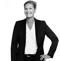 från chefsbefattningar på näringsdeparte mentet som presschef, stabschef på landsbygdsdepartementet, politiskt sakkunnig i riksdagen samt som