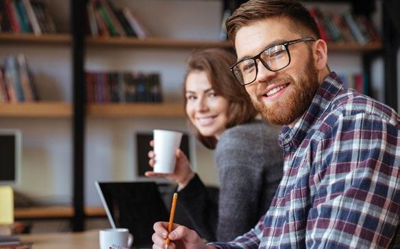 310 ISTÄLLET FÖR 910 KR Jag hade jobbat heltid i fem år innan mina studier, men valde att gå ur a-kassan när jag började plugga för att spara in avgiften.