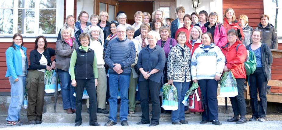 Orsakvinnor drog till skogs Foto: Stina Lundhgren Sista helgen i april drog 35 kvinnor iväg på skogskurs till Upplandsskogarna.