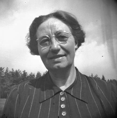 Vi är många barn födda på 1940- och 50-talen som haft tant Gerda till söndagsskolefröken i Betel. I avsnittet om frikyrkorna finns det mer att läsa om henne.