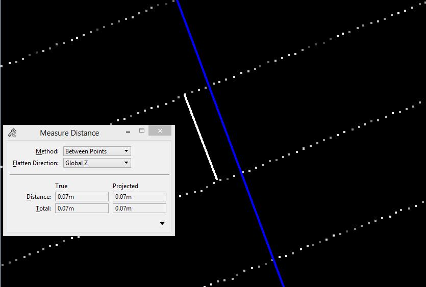 Punkttätheten är olika längs och tvärs körriktningen. Ca 5-8 cm mellan skanningslinjerna i körriktningen, ca 1-5 mm mellan punkterna i linjen. Bild 2.