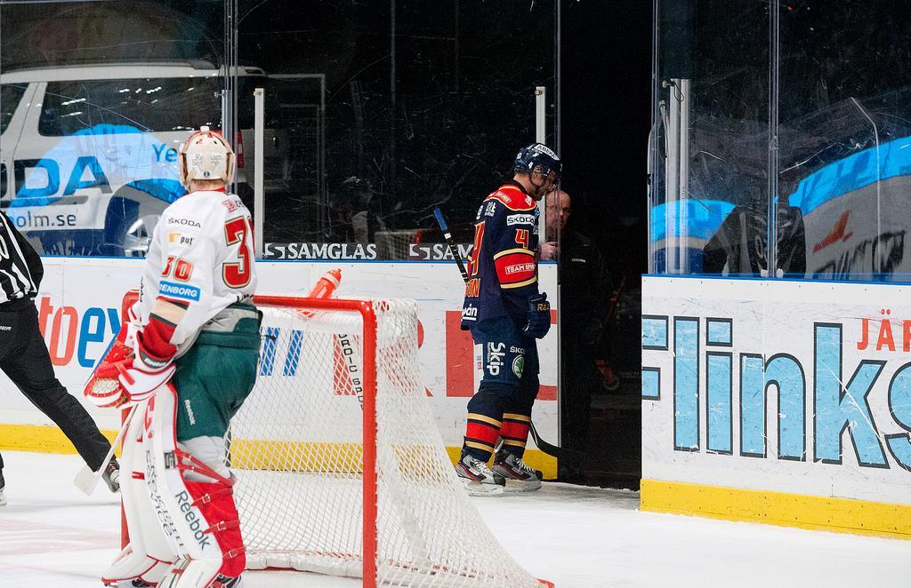 Regel 21 Misconduct penalty Spelare som ådöms 10 minuters utvisning ska bege sig till