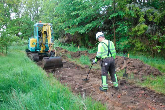 Undersökningen Metod och genomförande Tre sammanhängande schakt grävdes för hela anläggningen (fig 6). Den totala längden på schaktningen för arbetsföretaget blev ca 74 meter och omfattade ca 100 m 2.