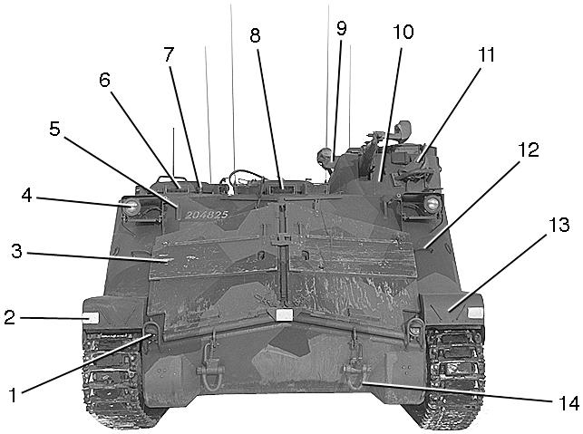 1. Mörkläggningslykta 8. Förarens lucka 2. Vit reflex 9. Rökkastare 3. Trimskärm över frontluckor 10. Vapenhuv 4. Strålkastare 11.