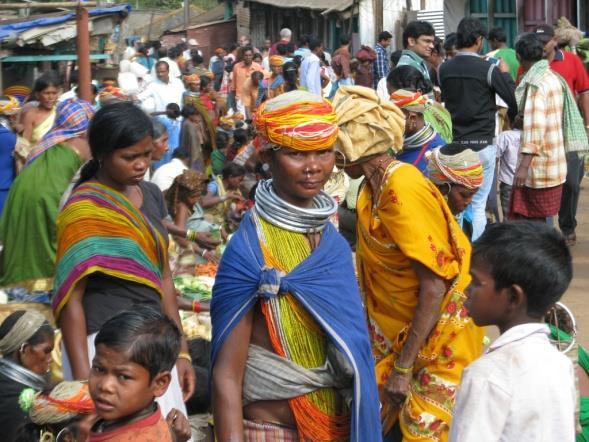 6/2 JEYPORE ONKADELLI/ANKADELI JEYPORE (130 KM) Onkadelli har kanske den mest spännande och pulserande marknaden i hela delstaten Orissa. Här möter vi stammarna Bondas, Gadabas och Didais.