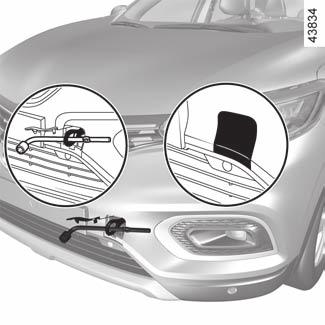 Dessa bogserpunkter får endast användas för bogsering, aldrig för lyftning av bilen, varken direkt eller indirekt.